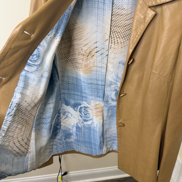 Escada Light Brown Lambskin Leather Blazer - 36 - Picture 3 of 14